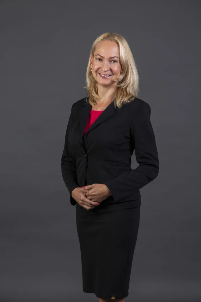 dr mih&aacute;lyi m&oacute;nika
